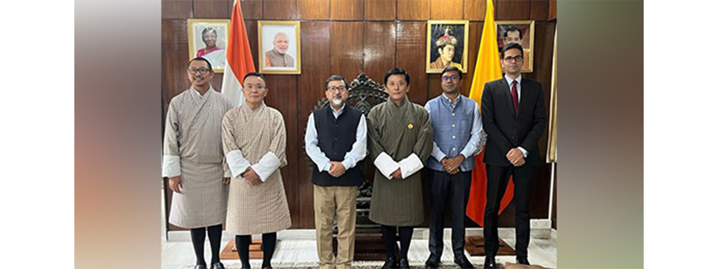  
Ambassador Sudhakar Dalela met Dasho Thinley Wangchuk Dorji, President, Bhutan Cricket Council Board and Mr. Sonam Karma Tshering, Secretary General, Bhutan Olympic Committee to discuss ways to strengthen bilateral youth and sports linkages.
