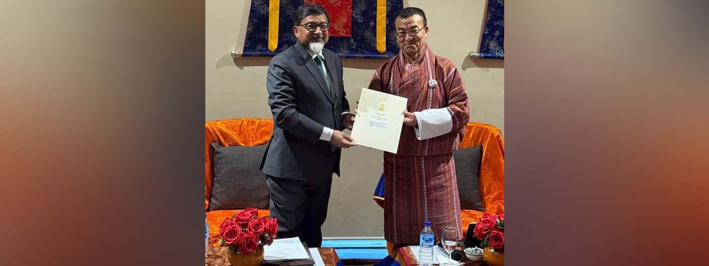  Amb Sudhakar Dalela handed over cheque of INR/Nu. 250 Crore to Hon’ble Lyonpo Lekey Dorji, Finance Minister of Bhutan as third tranche of GoI’s support for RGoB’s Economic Stimulus Programme (18 February 2025)