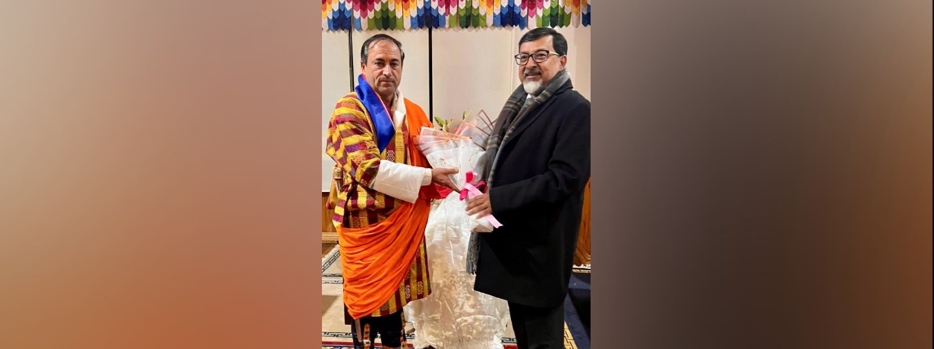  Amb 
@SudhakarDalela
 paid a courtesy call on Lyonpo D.N Dhungyel and conveyed greetings on EAM’s behalf on his assumption of responsibility as Minister for Foreign Affairs and External Trade. We look forward to working together to further deepen exemplary India Bhutan ties across sectors.