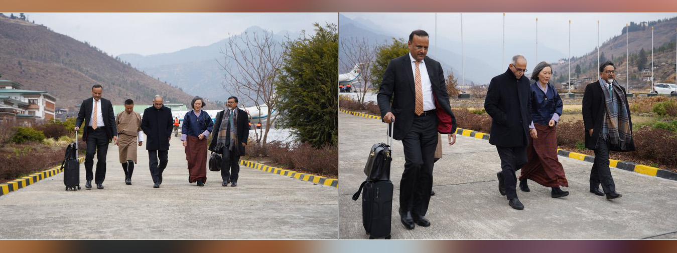  Foreign Secretary 
@AmbVMKwatra
 was warmly welcomed on his arrival at Paro by Aum Pema Choden, Foreign Secretary of Bhutan for an official visit from 29-31 January.