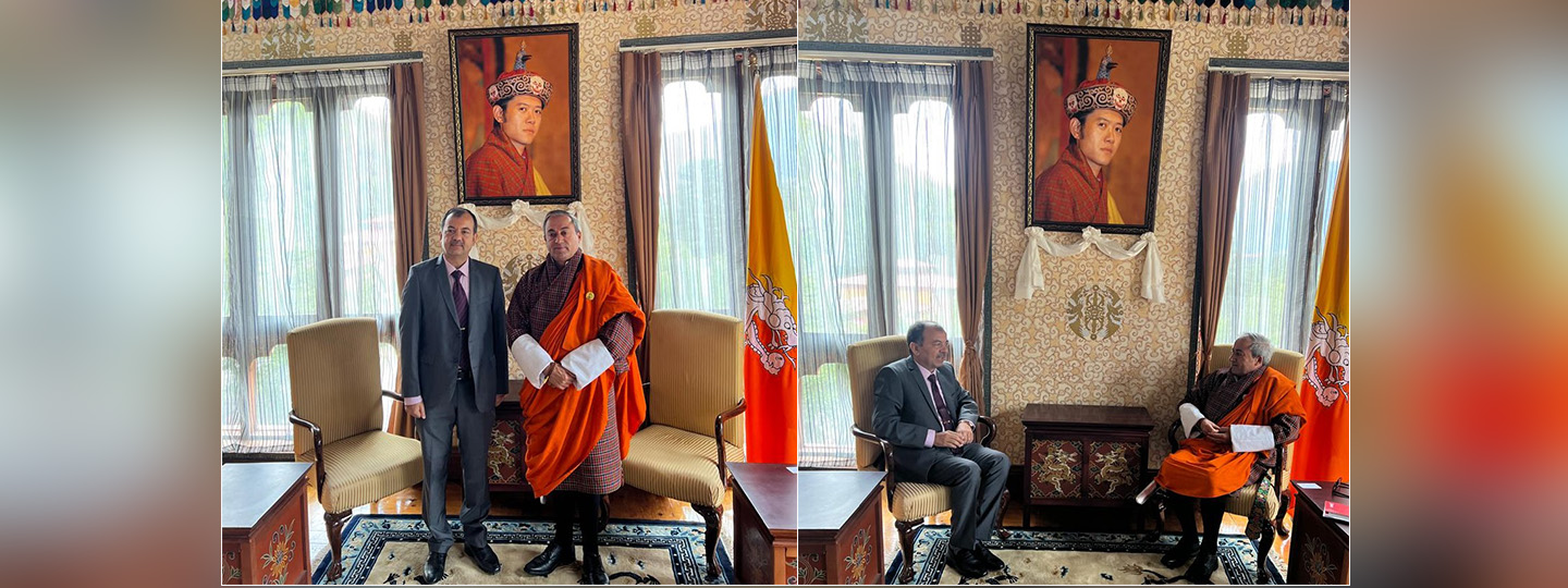  DG, ICCR, Shri @ktuhinv called on Minister for Foreign Affairs and External Trade of the Royal Government of Bhutan, Lyonpo D.N. Dhungyel, during an official visit to Bhutan. The meeting underscores the longstanding cultural and diplomatic ties between India and Bhutan, reaffirming mutual commitments to further strengthen bilateral relations.