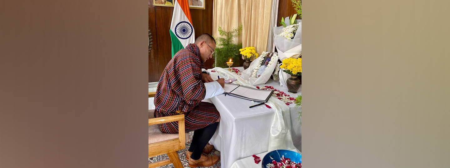  Thank you Hon'ble Lyonchhen 
@tsheringtobgay for visiting the Embassy to sign the condolence book opened in memory of late Dr. Manmohan Singh, former PM of India