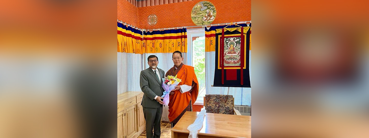  Ambassador @SudhakarDalela met Chairperson Royal Privy Council Lyonpo Dr. Tandin Dorji today. Appreciate his insights, strong support and suggestions on further strengthening unique ties of friendship and cooperation between Bhutan India.