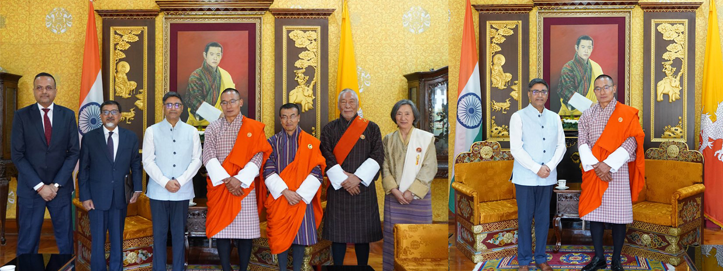  Foreign Secretary 
@VikramMisri
 called on 
@PMBhutan
 Lyonchhen Dasho Tshering Tobgay. 
FS reaffirmed the close bonds of friendship India shares with Bhutan & India’s firm commitment to further strengthen India Bhutan ties as per the priorities of the Royal Govt & people of Bhutan.