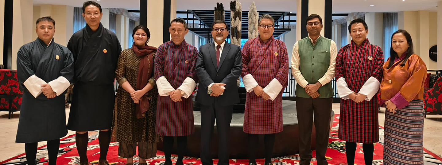  Ambassador 
@SudhakarDalela
 met the Gyalsung- Bhutan’s National Service Programme- team. Conveyed best wishes for the first cohort of Gyalsung training, beginning on 5 Sept. 

A privilege for India to partner with Bhutan on Gyalsung - a visionary initiative of His Majesty.