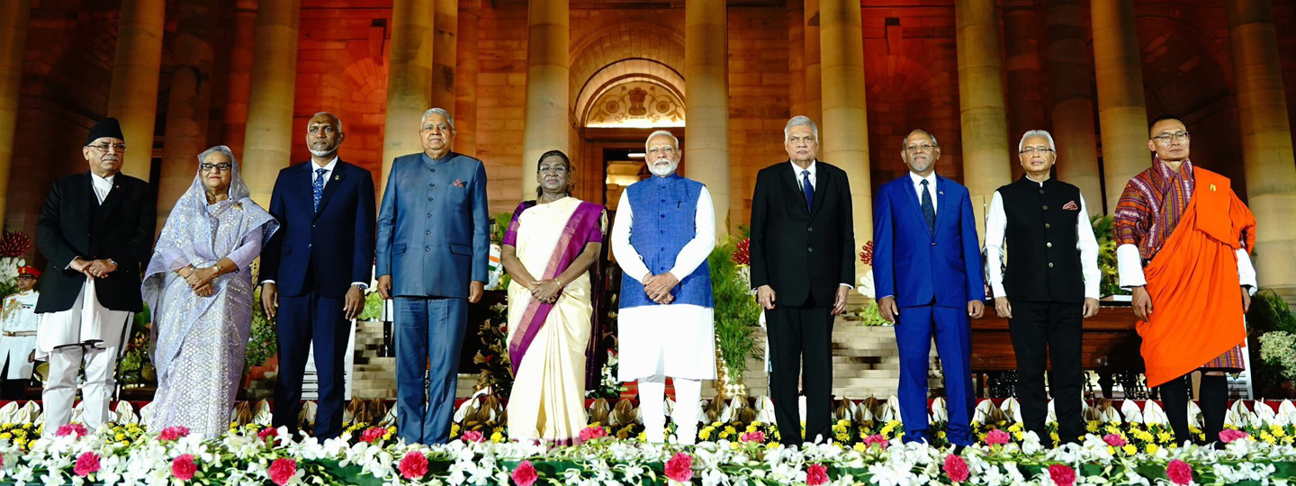  A special moment for posterity! President Droupadi Murmu @rashtrapatibhvn, VP Jagdeep Dhankhar @VPIndia and PM @narendramodi
 with leaders from is neighbourhood and Indian Ocean region following the swearing-in ceremony of Prime Minister and Council of Ministers.