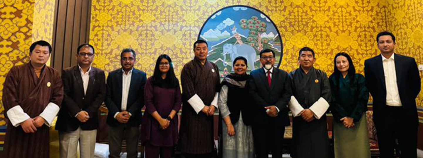  Amb 
@SudhakarDalela
 interacted with Chukha Dzongkhag officials. Fruitful discussion on how Bhutan friendship projects are impacting lives of local communities, and ways to deepen Bhutan India partnership, particularly cross-border trade, economic connectivity and people to people ties 