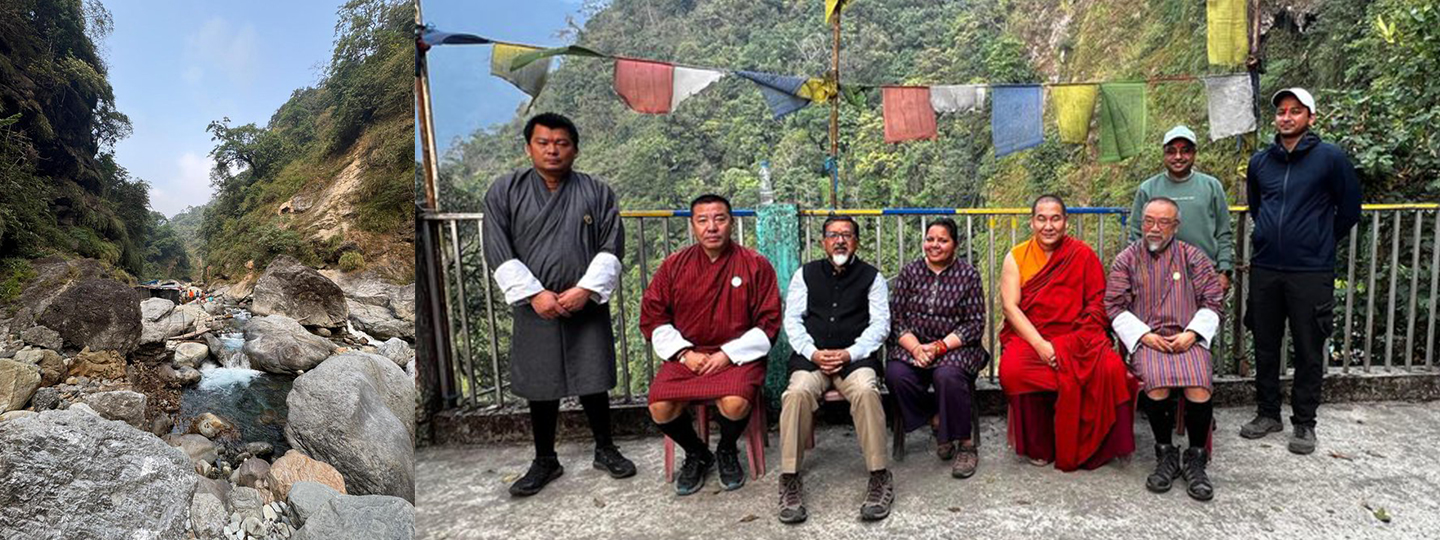  Amb 
@SudhakarDalela
 visited Tumdra Aminey/Jayanti Mahakal Dham in Chukha Dzongkhag near Bhutan India border.A privilege to pay respects & offer prayers at sacred caves-a place of great reverence for pilgrims from  Bhutan India.A powerful reminder of shared heritage,cultural connect&friendship 