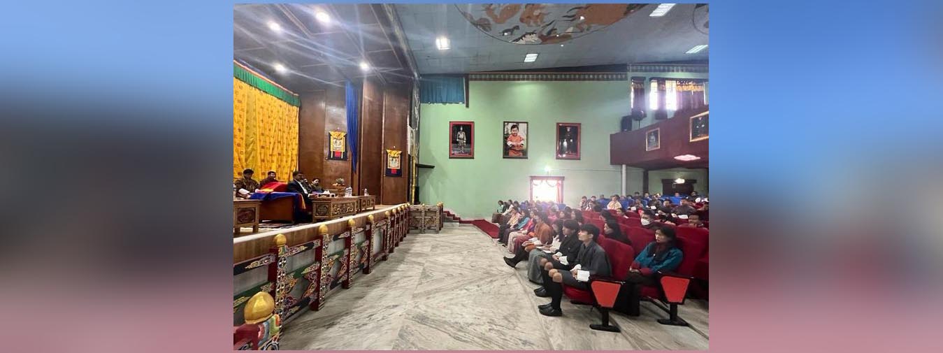  Ambassador 
@SudhakarDalela
 delivered an address on Enduring Bhutan India Friendship - working together for a brighter future at the Sherubtse College campus. Engaging conversations with bright Sherubtseans on expanding bhutan india partnership, looking into the future. 