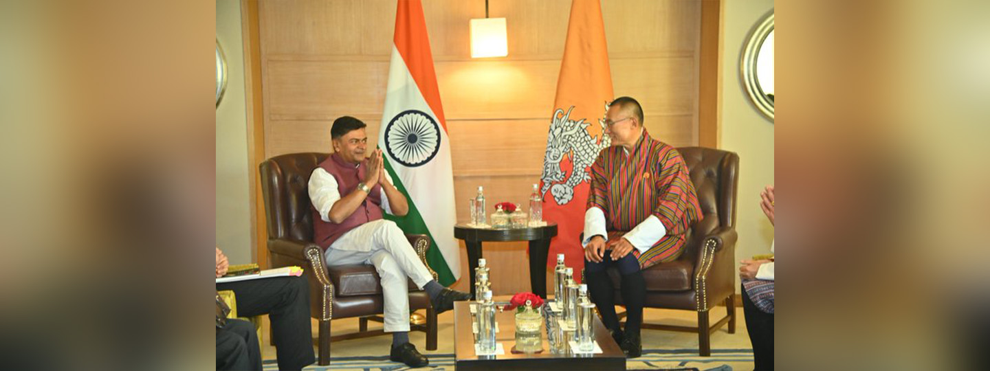  Hon'ble Minister of Power and New & Renewable Energy Shri @RajKSinghIndia today met Bhutan Prime Minister H.E. Dasho Tshering Tobgay today.
Bhutan's PM is on a 5-day visit to India, his first overseas visit after assuming office in February 2024.